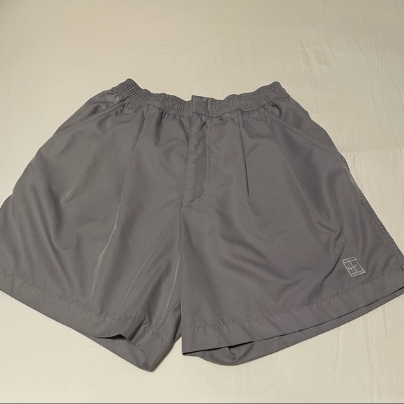 Nike Vintage Gray Challenge Court Tennis Shorts - Picture 2 of 4